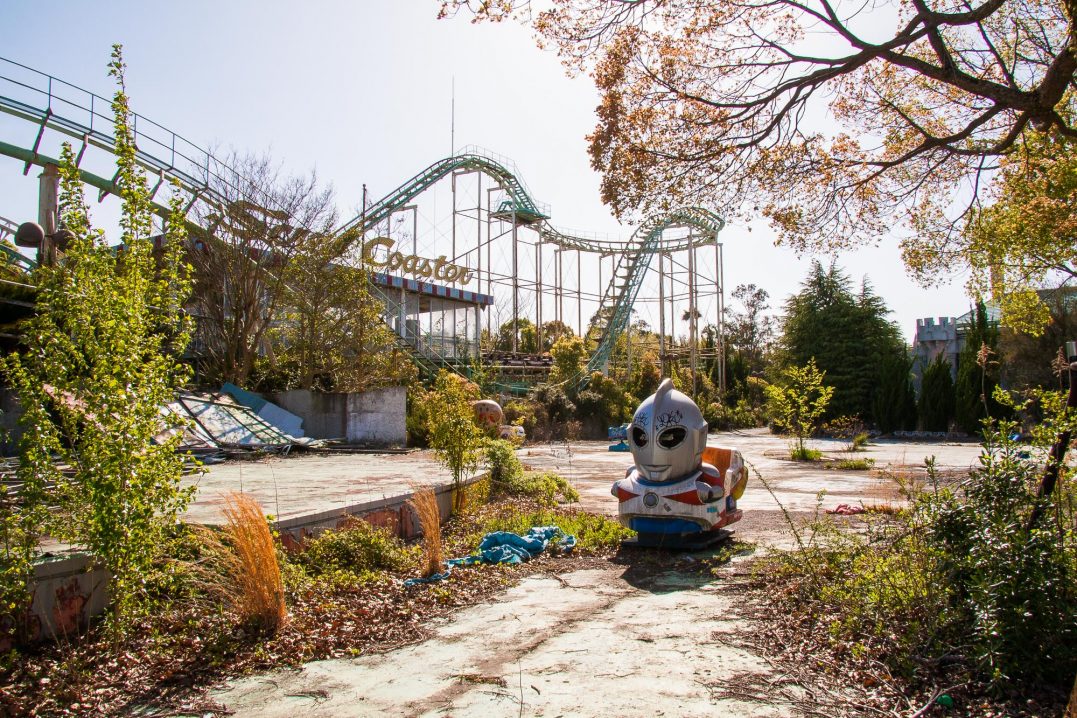 Inside Abandoned Nara Dreamland » Simone Armer